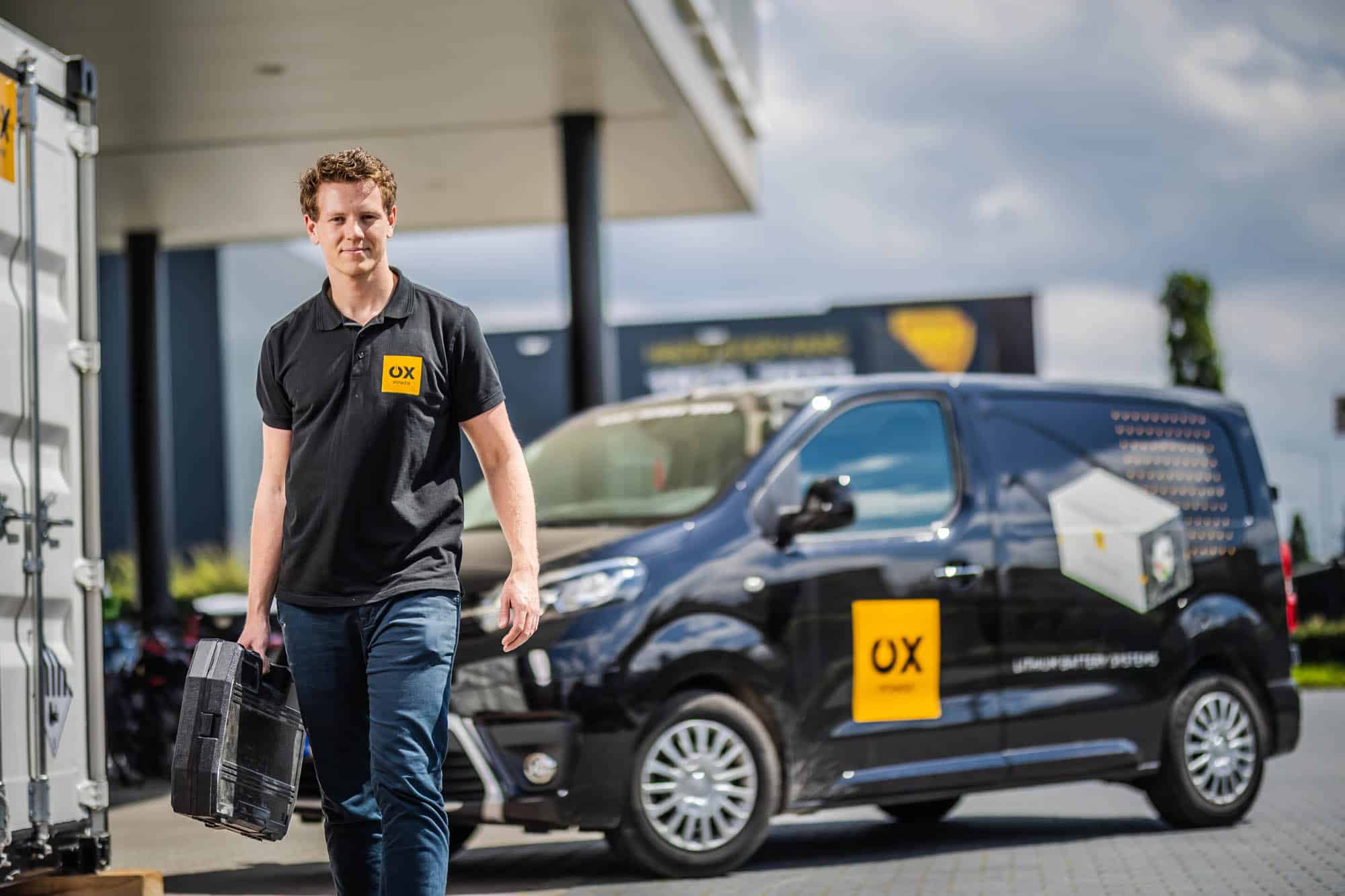 Foto van Jordi de Bruin voor werkbus van OX Power