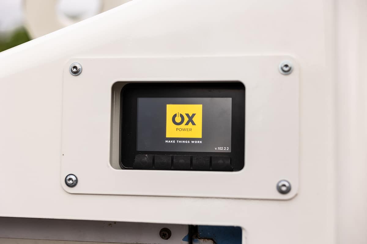 Het OX Power display van de geëlektrificeerde hoogwerker van v/d Brink.